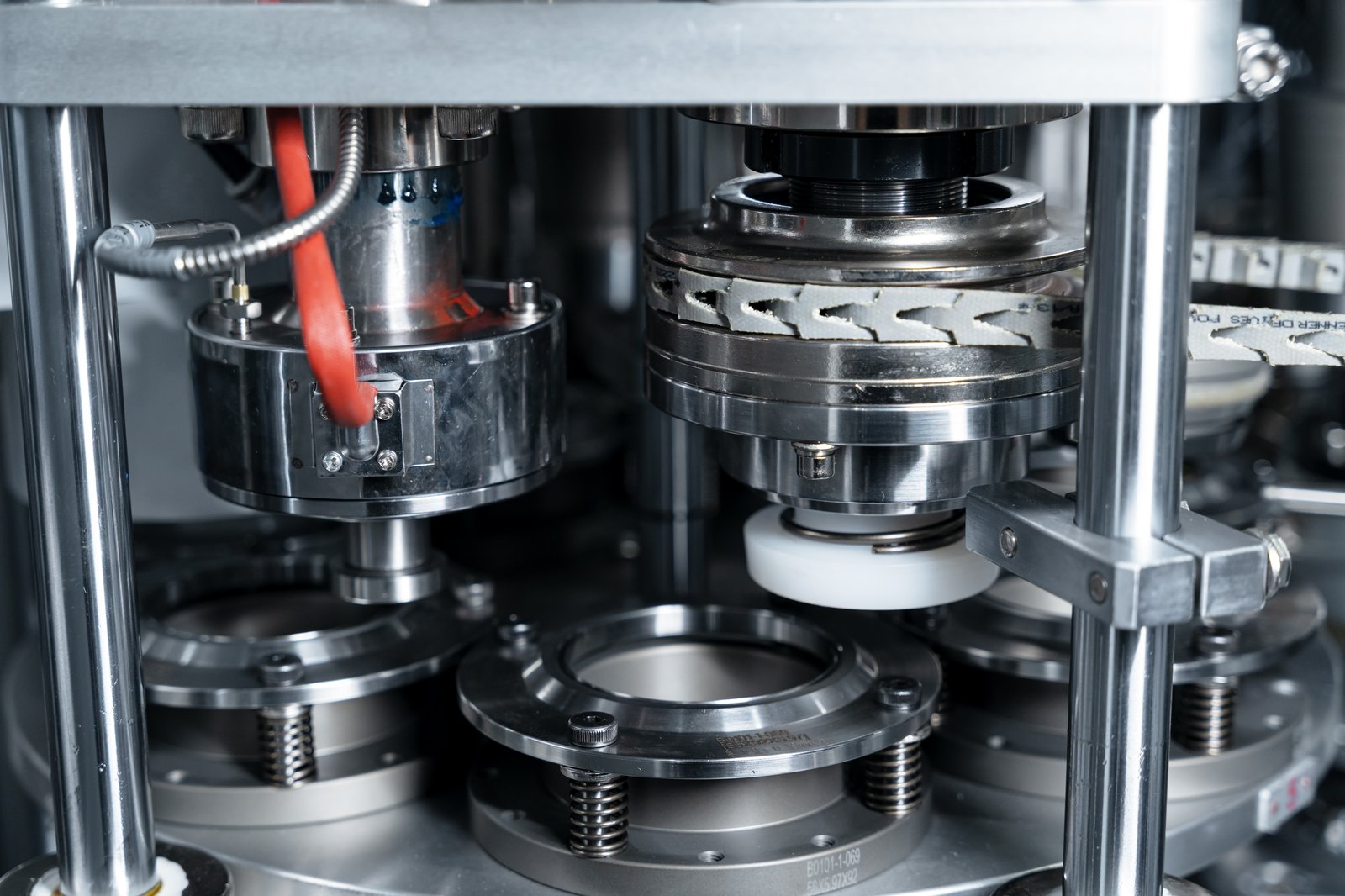 Bottom Knurling Station